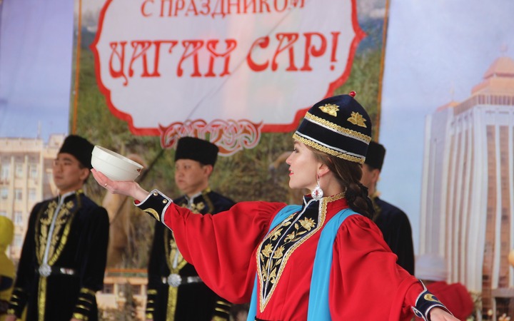 Праздник весны Цаган Сар в Элисте