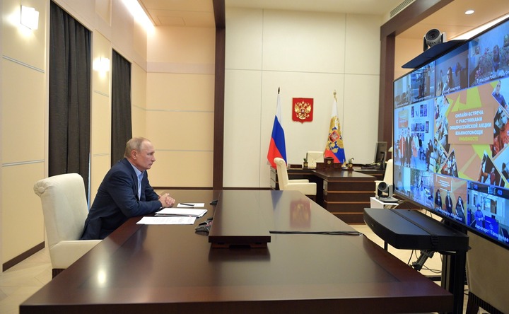 Путин анонсировал меры поддержки социально ориентированных НКО на период эпидемии