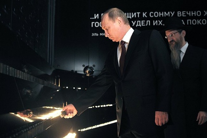 Путин: Основой единства страны является русский – язык межнационального общения