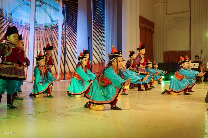 Концерт старинных бурятских песен в Улан-Удэ - Национальный акцент