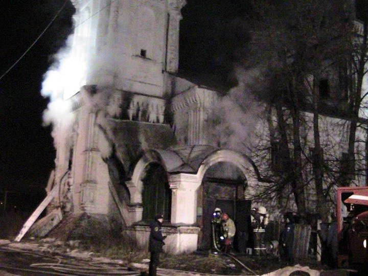 В Вологде подожгли церковь XVIII века