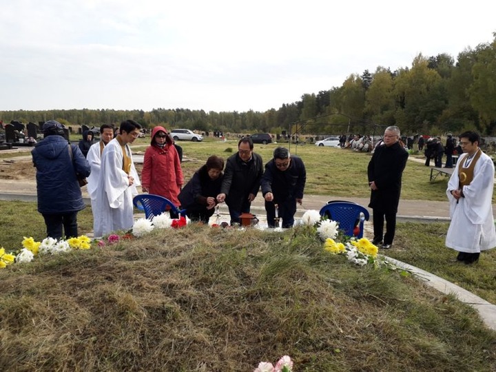 Корейский "Чусок" в Москве прошел на кладбище