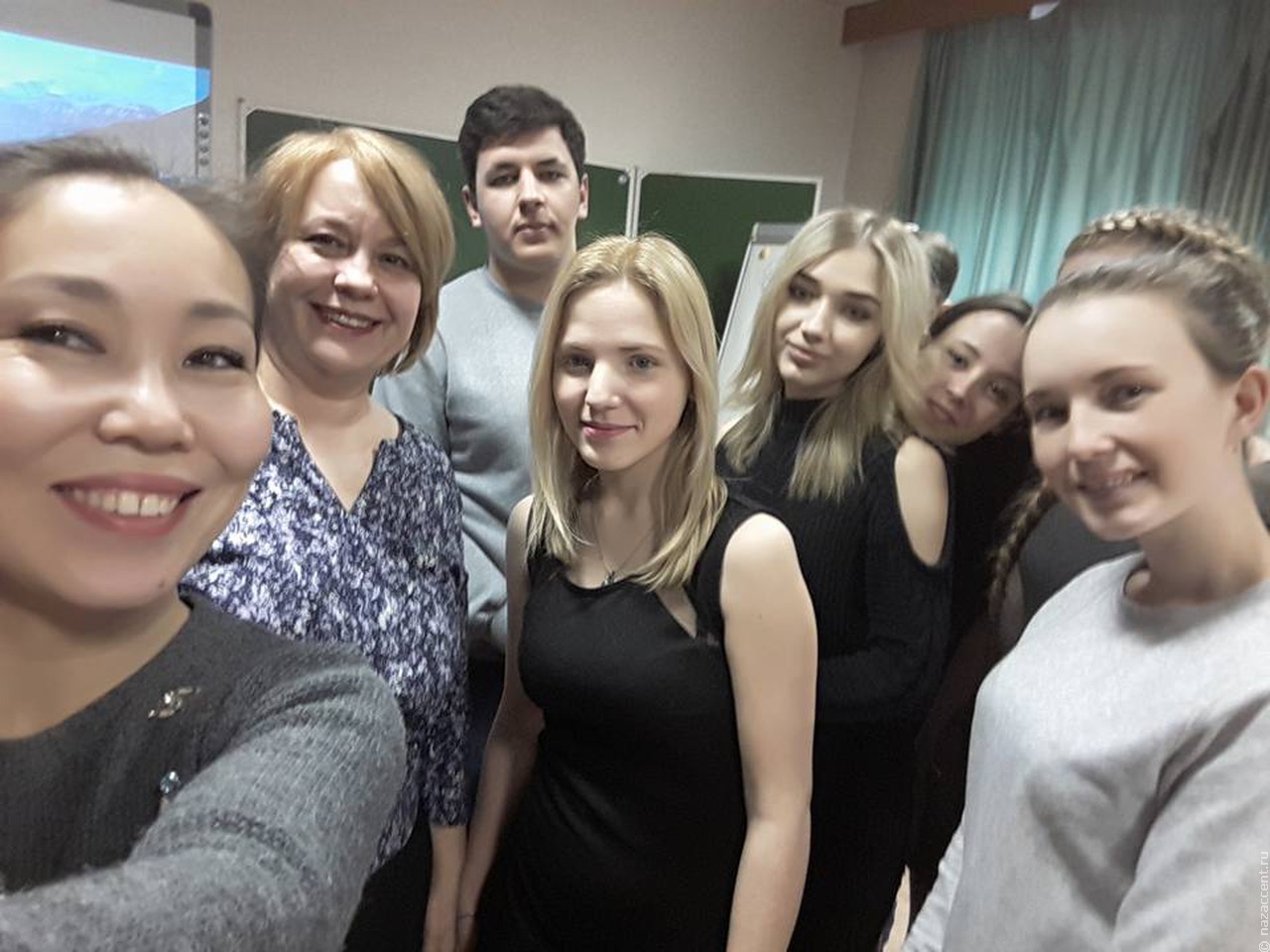 Член Совета Ассамблеи народов России Сажида Баталова встретилась со студентами улан-удэнской Школы межэтнической журналистики