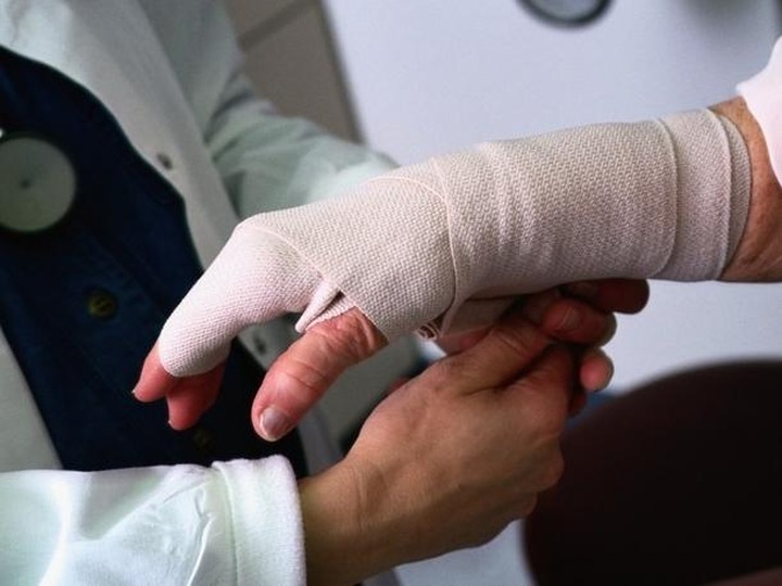 Мосгордума обяжет работодателей оплачивать лечение травмированных на производстве нелегалов