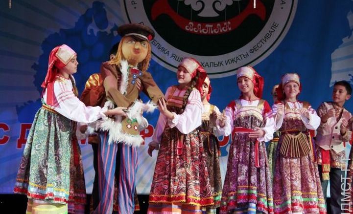 В Казани завершился фестиваль народного творчества "Ватан"