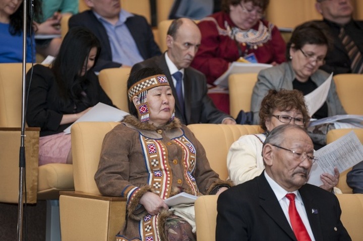 Российские законы о правах коренных малочисленных народов перевели на английский язык