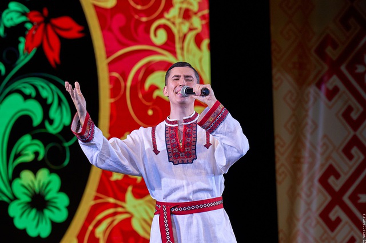 Певец трёх стихий