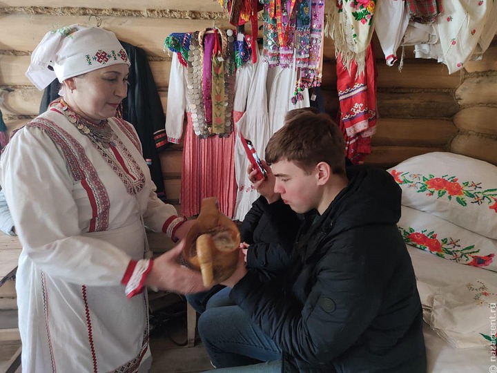 Выпускники псковской Школы межэтнической журналистики побывали в Музее чувашского крестьянина