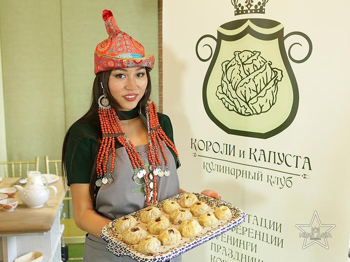 Национальные блюда и костюмы показали в рамках Miss Asia Russia в Москве