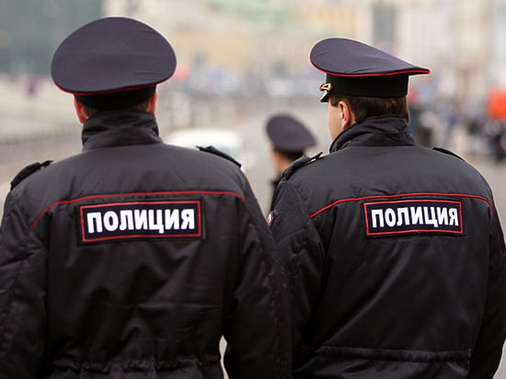 Десятки мигрантов задержаны после рейдов в ТЦ "Москва" и на рынке "Садовод"
