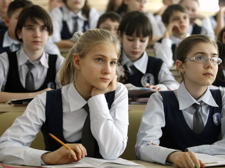 Общественник: В школах КЧР плохо преподают национальные предметы