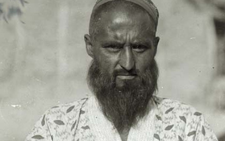 Таджики