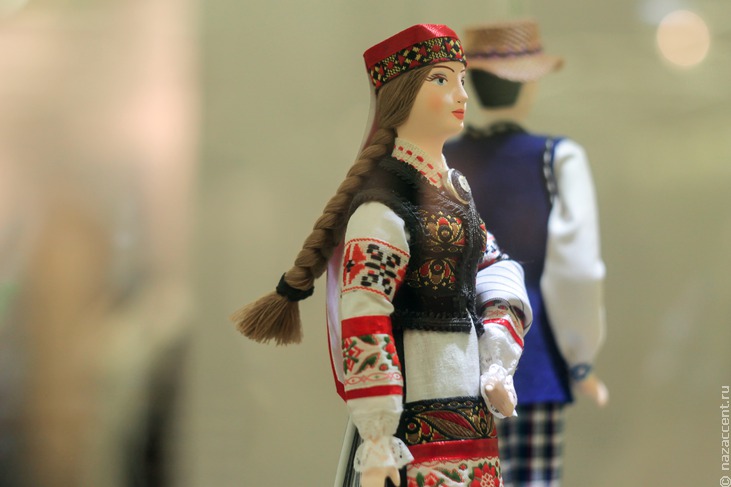 Куклы в национальных костюмах на "Живом источнике" - Национальный акцент