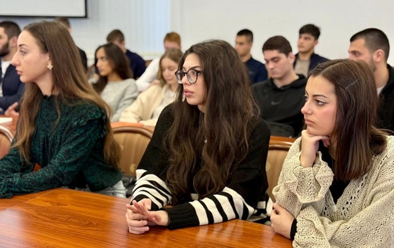 Наука наводит мосты дружбы