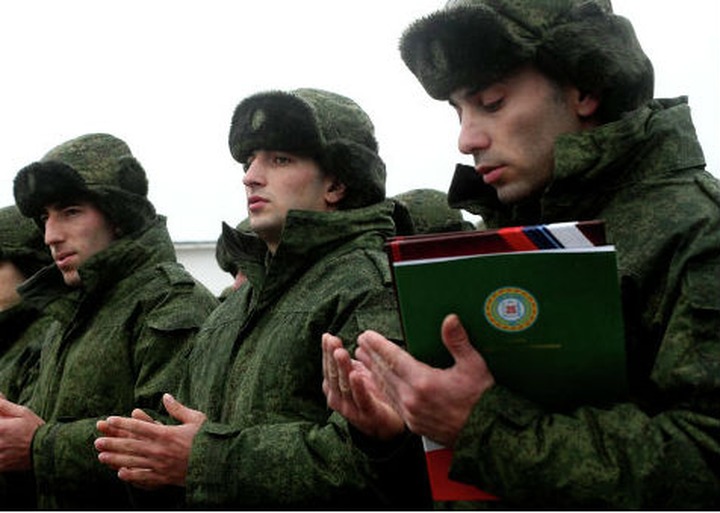 Военком Чечни опроверг сведения об отмене призыва в республике