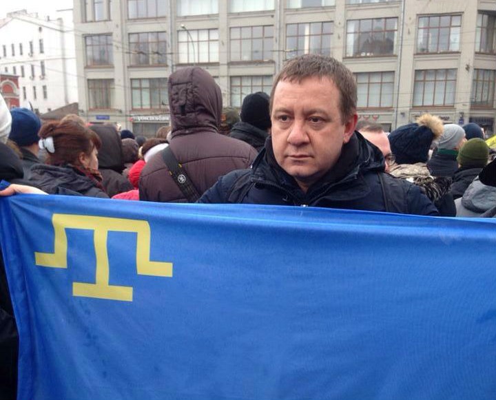На шествии памяти Немцова подняли крымскотатарский флаг