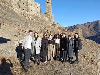 Выпускники ШМЖ посетили Шаройский башенный комплекс