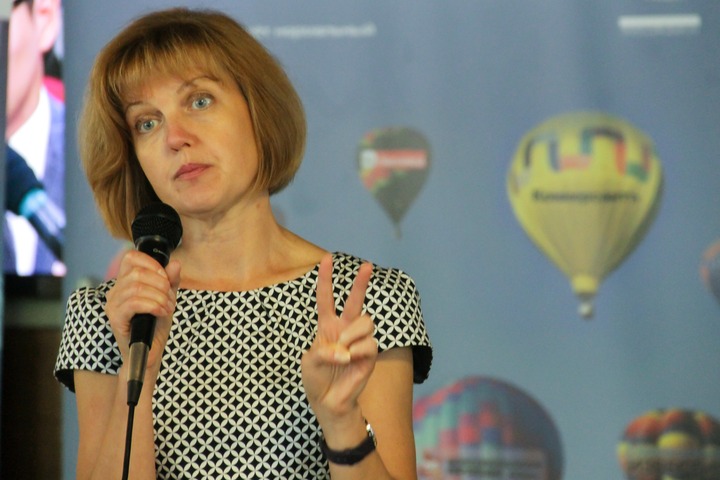 Национальным СМИ предложили спасаться билингвальностью
