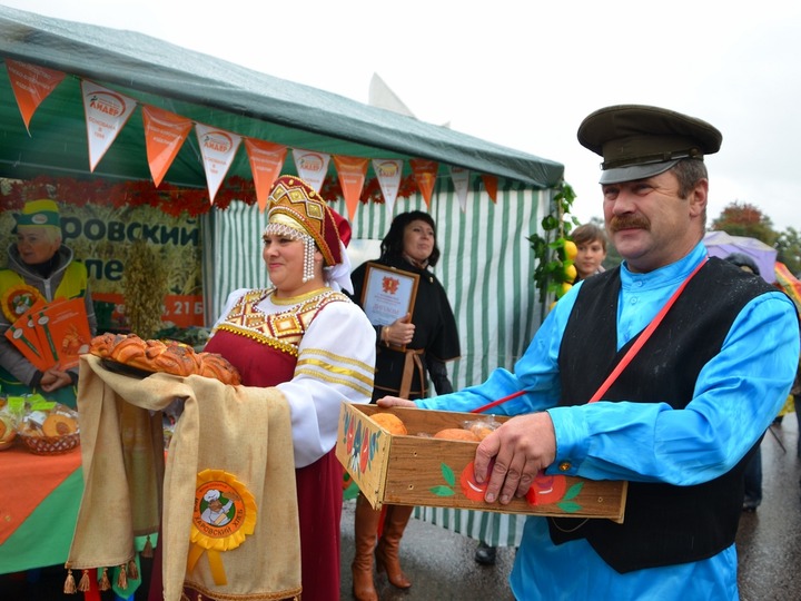 На "Вологодской весеннице" приготовят шашлык из зефира и покажут оберег на сытость