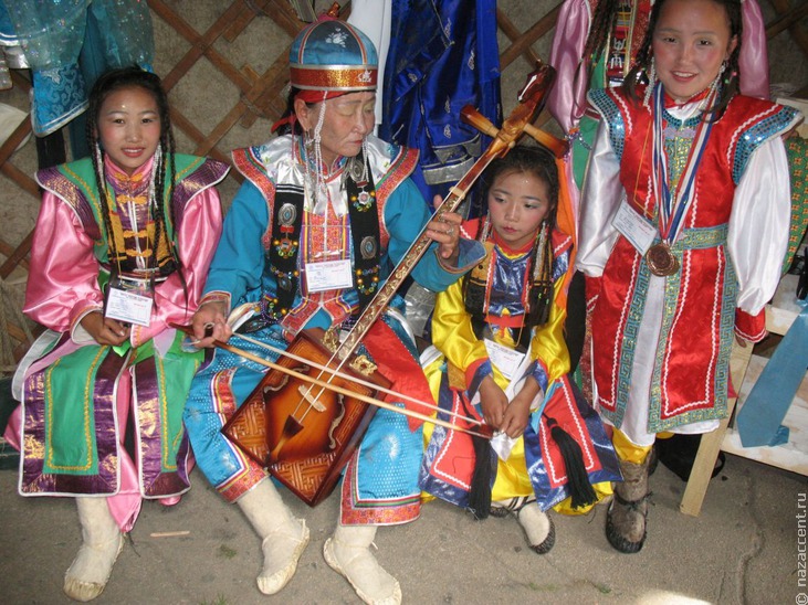 Казахские традиционные наряды - Национальный акцент