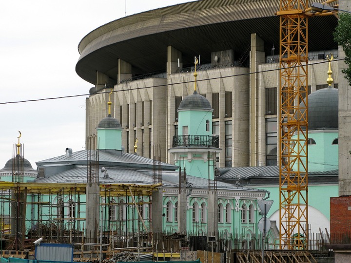 Столичные муфтии возмутились памятками управ о террористах-смертниках в мечетях