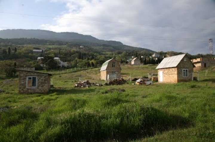 Госкомнац Крыма не успевает освоить выделенные на обустройство репатриантов деньги