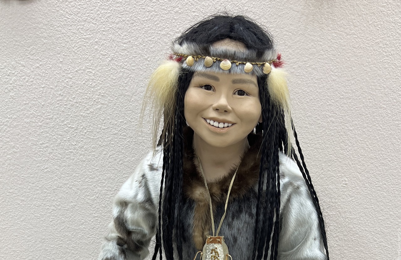 В Петропавловске-Камчатском показали уникальную куклу в одежде ительменки