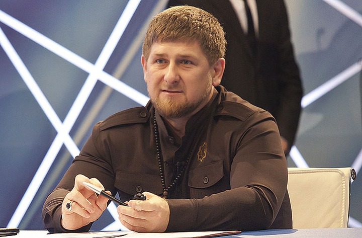 В паспортах чеченских юношей укажут национальность и род