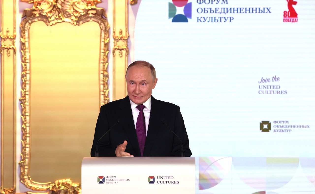 Владимир Путин назвал многонациональность России бесценным даром