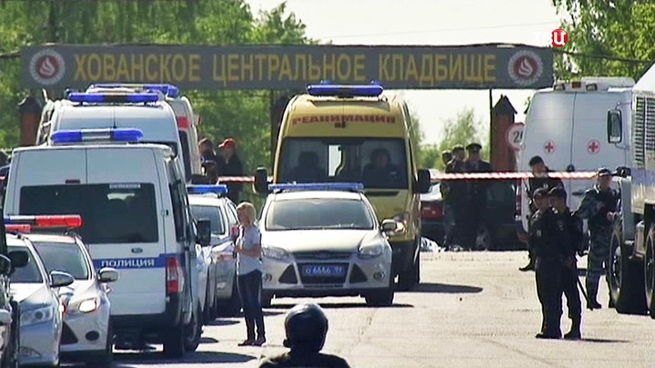 Задержанных на Хованском кладбище нелегалов депортируют из России