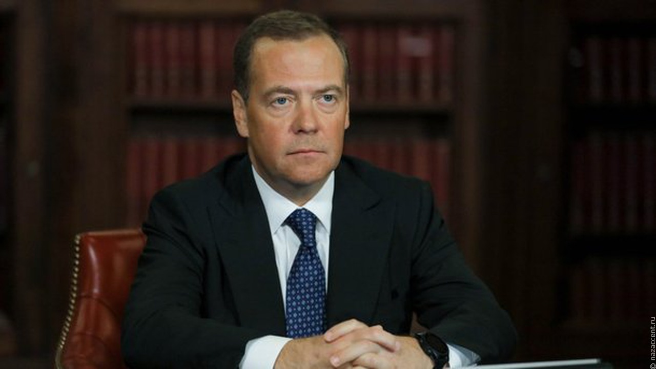 Медведев попросил регионы заняться "анклавами мигрантов" на окраинах городов