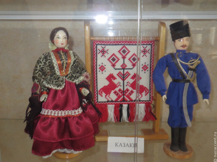Куклы в национальных костюмах - Национальный акцент