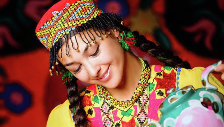 Таджикский национальный костюм - Национальный акцент