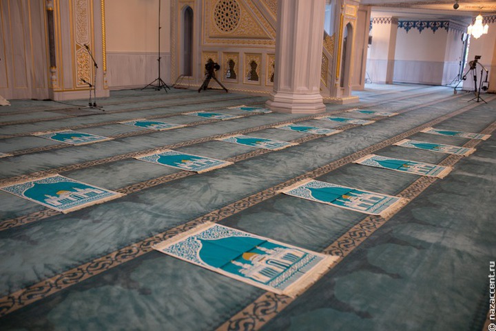 В столице Чечни открыли двухэтажную мечеть на 4 тысячи прихожан