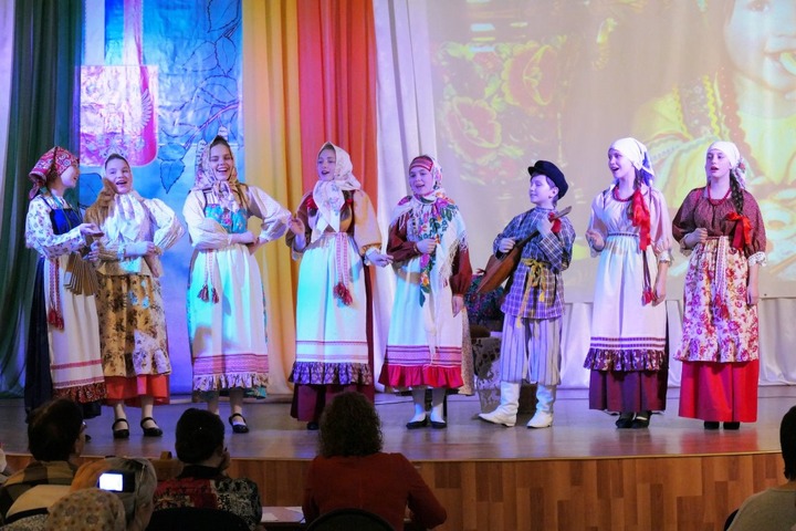 Участники фестиваля "Песни родной земли" продемонстрировали знание традиций народов Поволжья