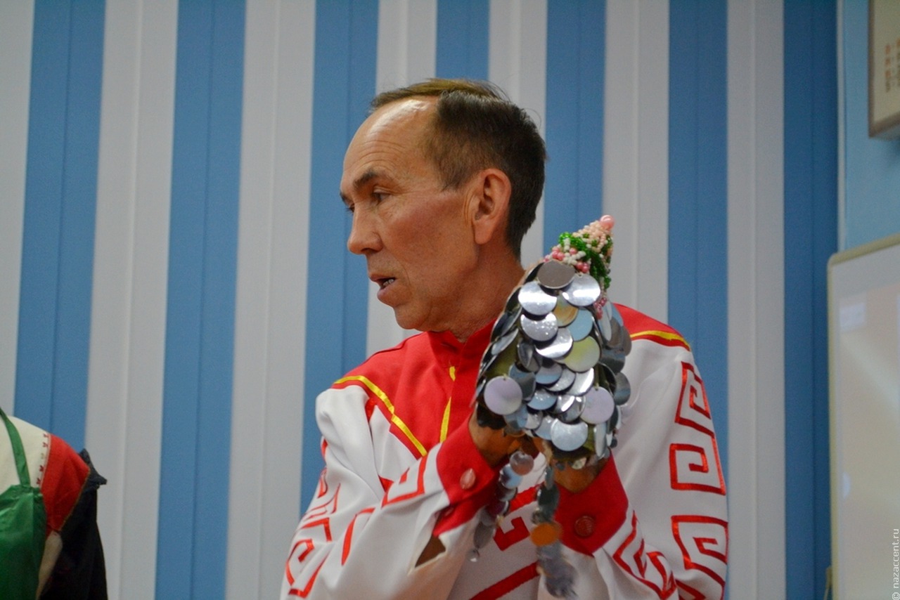 "Мне потомки не простят": учитель из Бикмурзино хранит душу чувашского народа