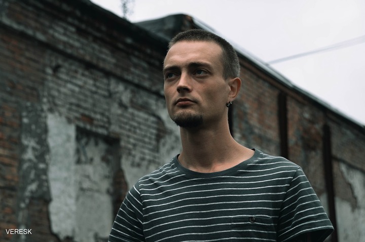 Омский художник стал экстремистом из-за татуировки с буддийским символом