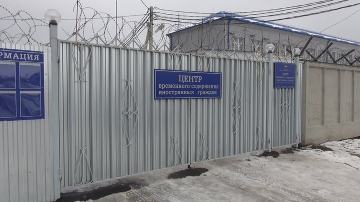 Мигранты устроили массовые беспорядке в депортационном центре в Красноярском крае