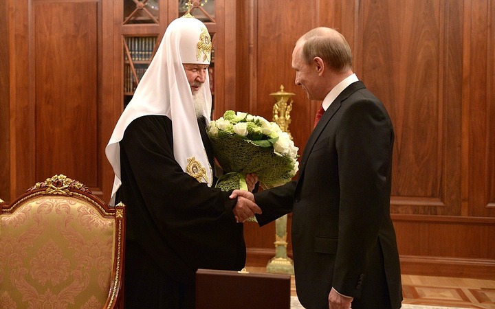 Путин поздравил Патриарха Кирилла с Днем славянской письменности