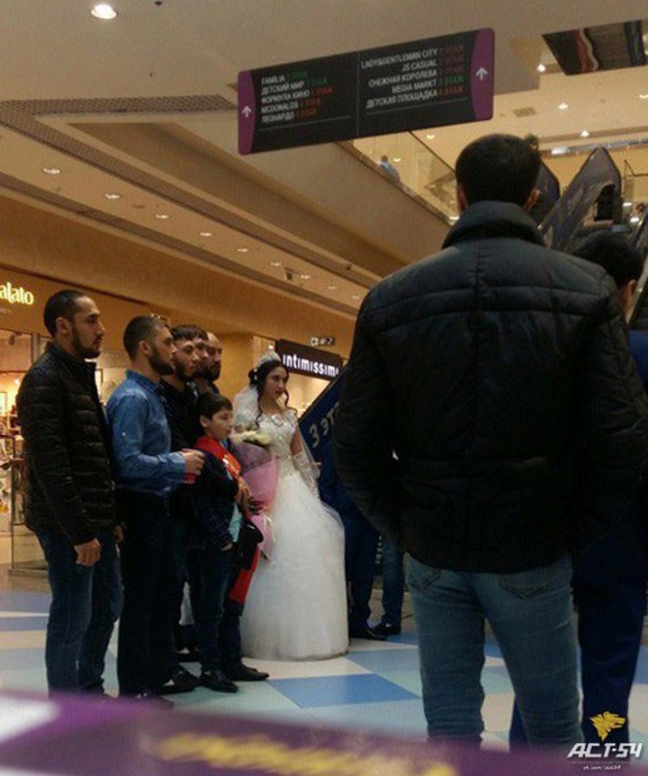 Полиция проверит сообщения о "цыганской свадьбе" несовершеннолетних в Новосибирске