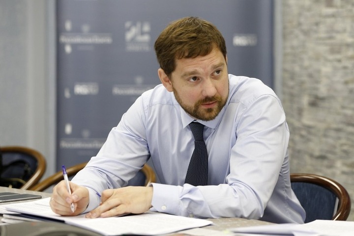 Сотрудники ФАДН России получают меньше остальных федеральных чиновников