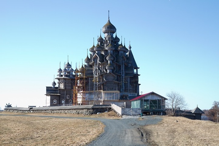 Церковь Преображения Господня готовят к открытию на острове Кижи