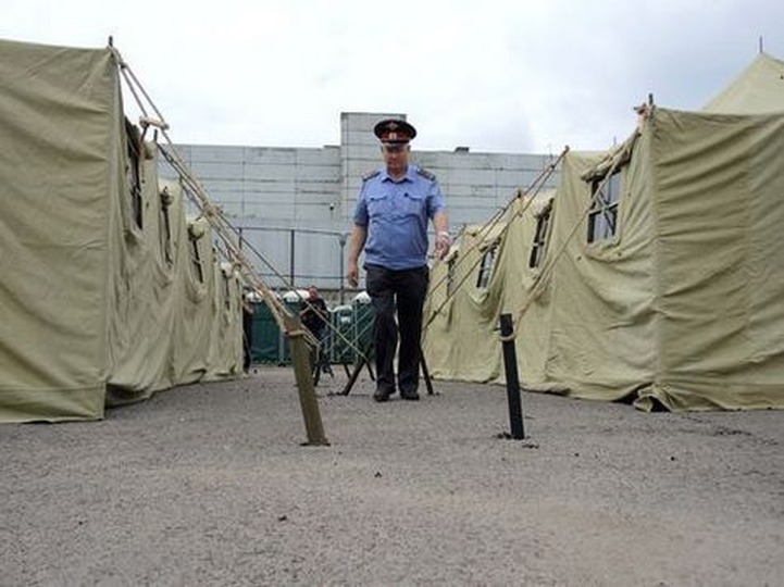 Ганнушкина пожаловалась в Генпрокуратуру на незаконный лагерь для мигрантов