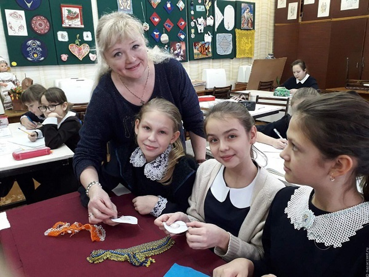         Традиций непрерванная нить   