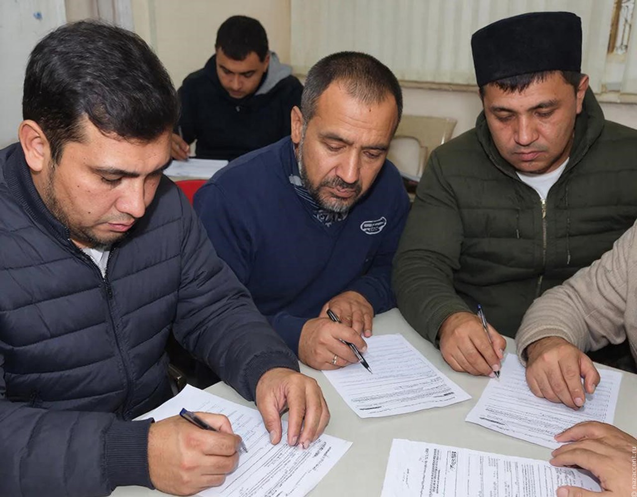 Мигранты с низкими доходами не получат трудовой патент