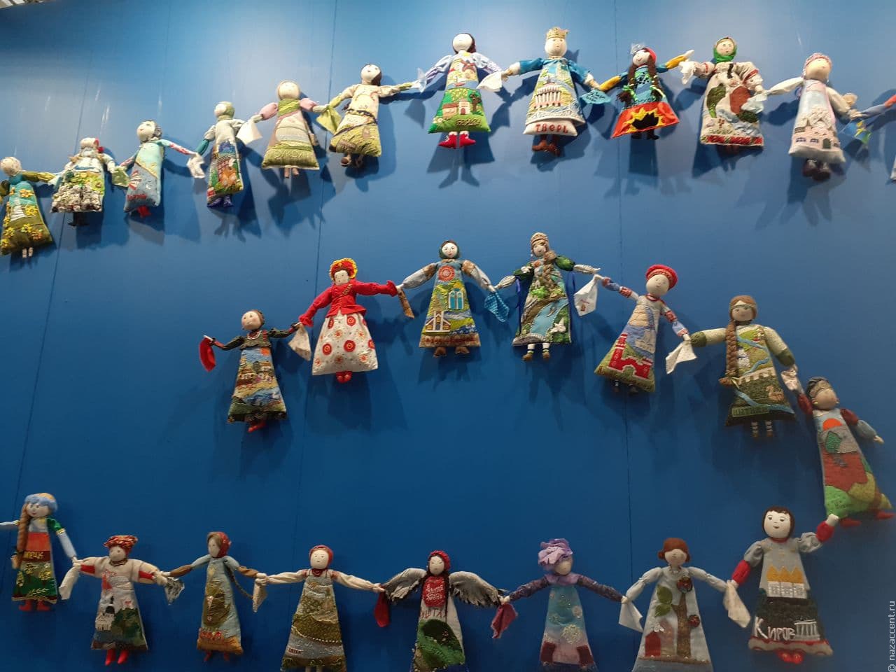 Национальные мотивы на выставке "Искусство куклы" в Москве