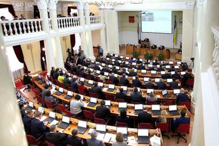 Депутаты Бурятии поспорили о добровольном изучении национального языка в школах