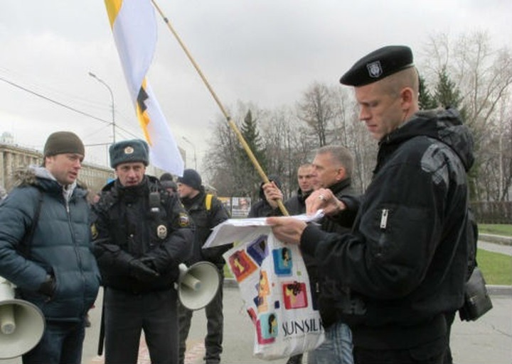 В Екатеринбурге обыскали квартиру организатора "Русского марша"
