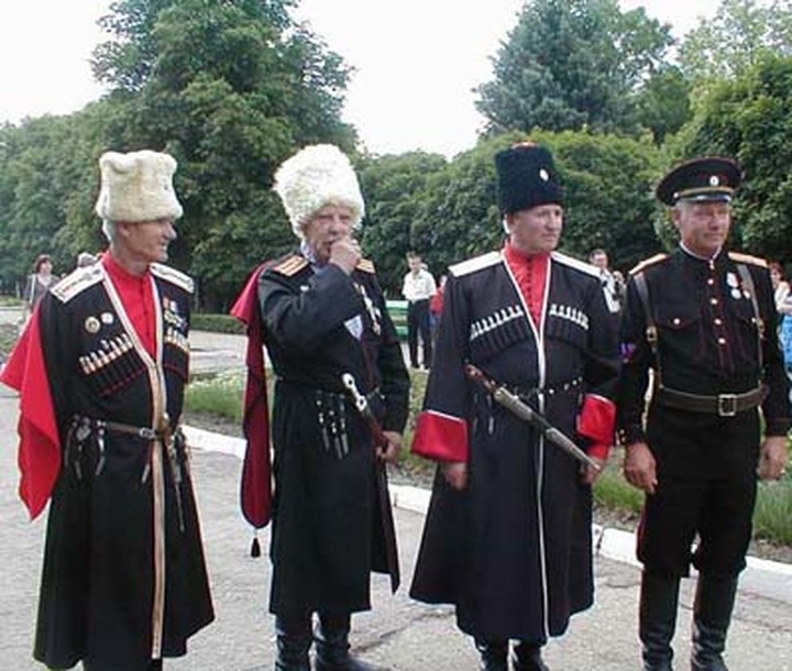 Петербургские казаки и чеченцы отправятся в командировку на Донбасс