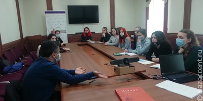 Занятие школы межэтнической журналистики прошло в Общественной палате Алтайского края